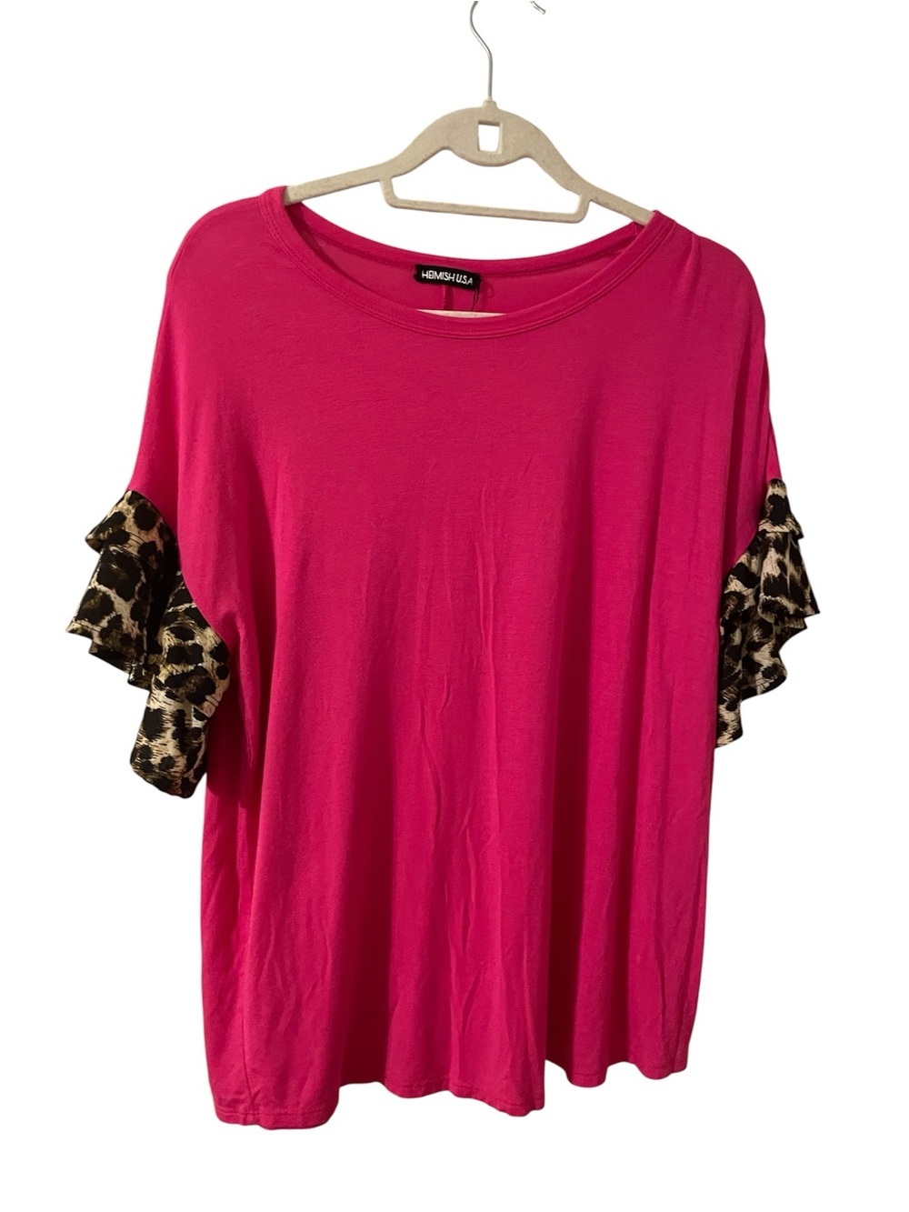 Adorable HEIMISH USA Hot Pink Top with Leopard Ruffle Sleeves. Size XL NWOT.